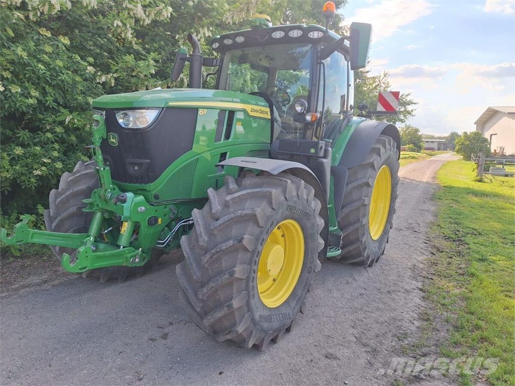 John Deere 6R 195 الجرارات