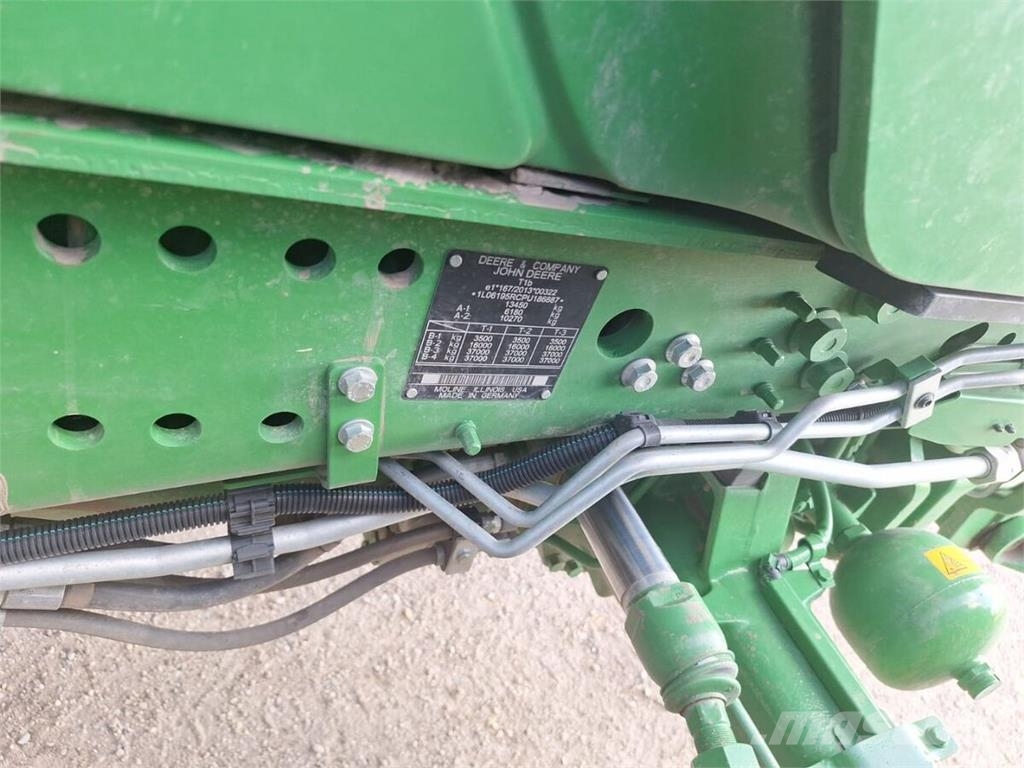 John Deere 6R 195 الجرارات