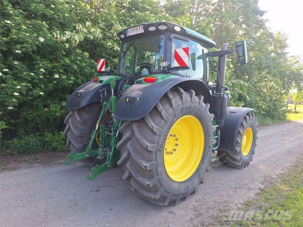 John Deere 6R 195 الجرارات