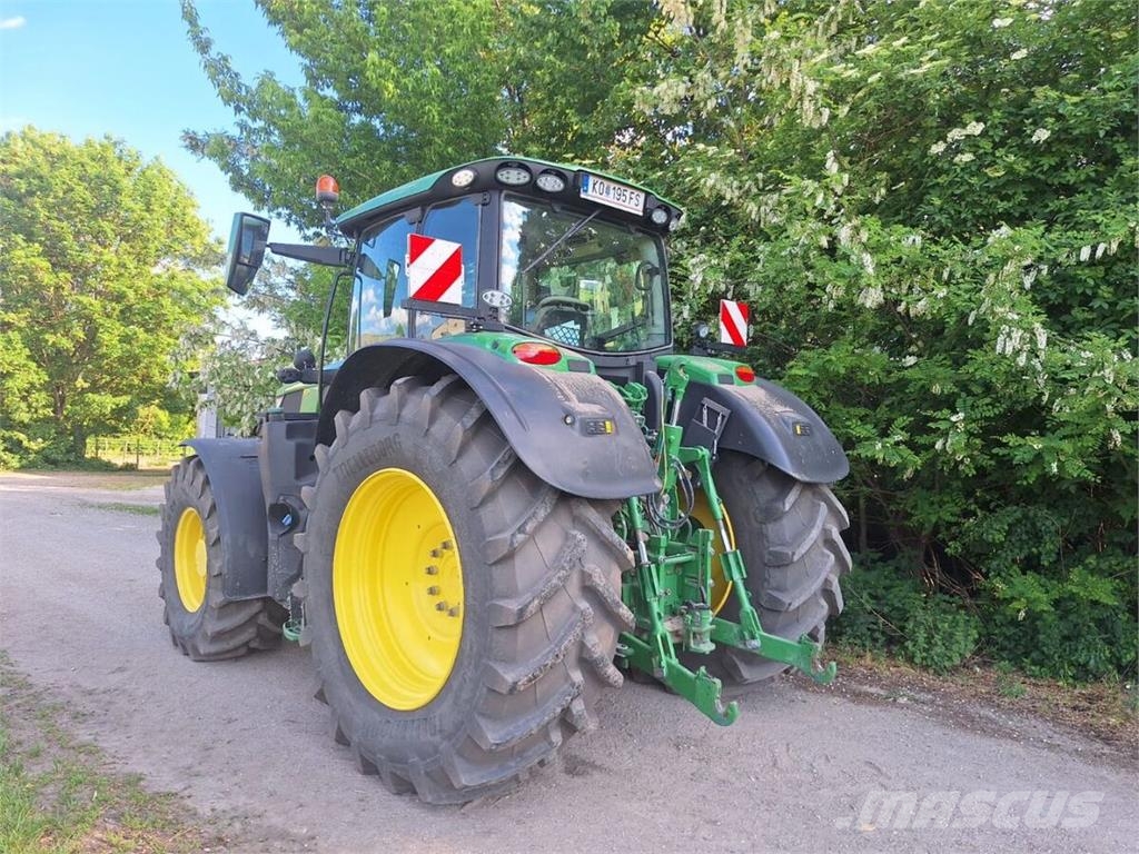 John Deere 6R 195 الجرارات
