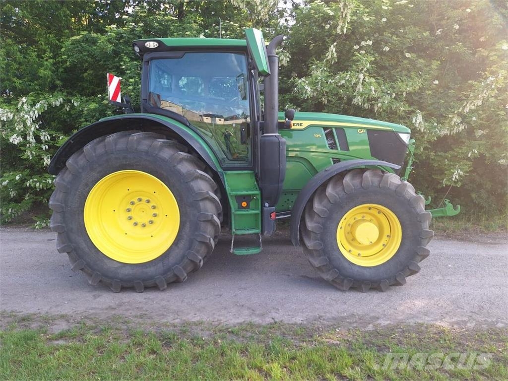 John Deere 6R 195 الجرارات