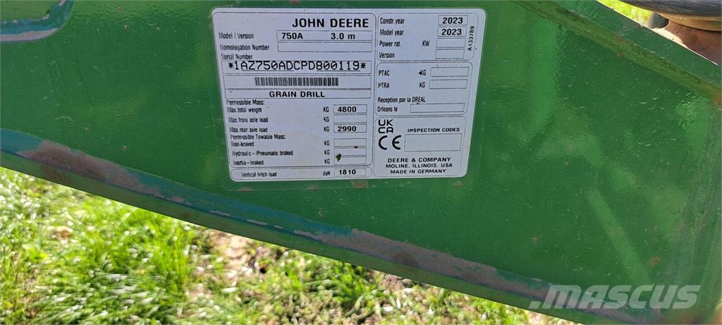 John Deere 750A ماكينات وملحقات زراعة أخرى