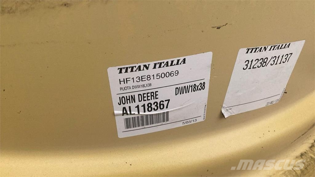 John Deere diverse Felgen 6155R Gume, kolesa in platišča