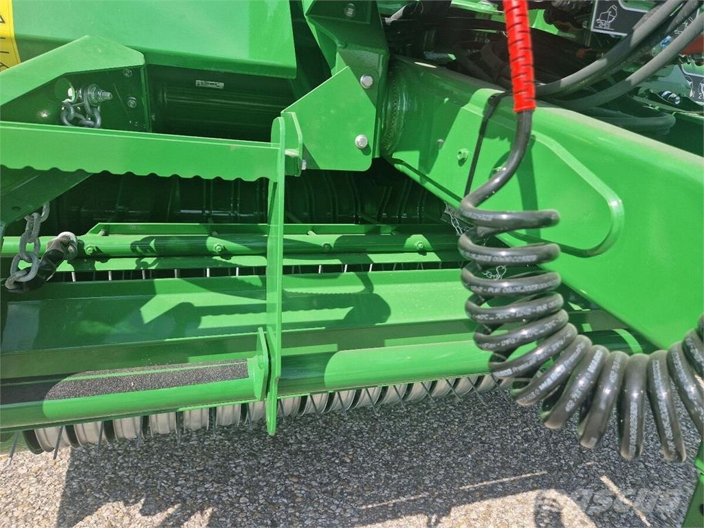 John Deere F441M Masina de balotat cilindric