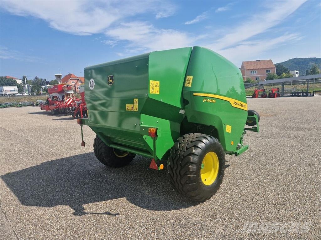 John Deere F441M Masina de balotat cilindric