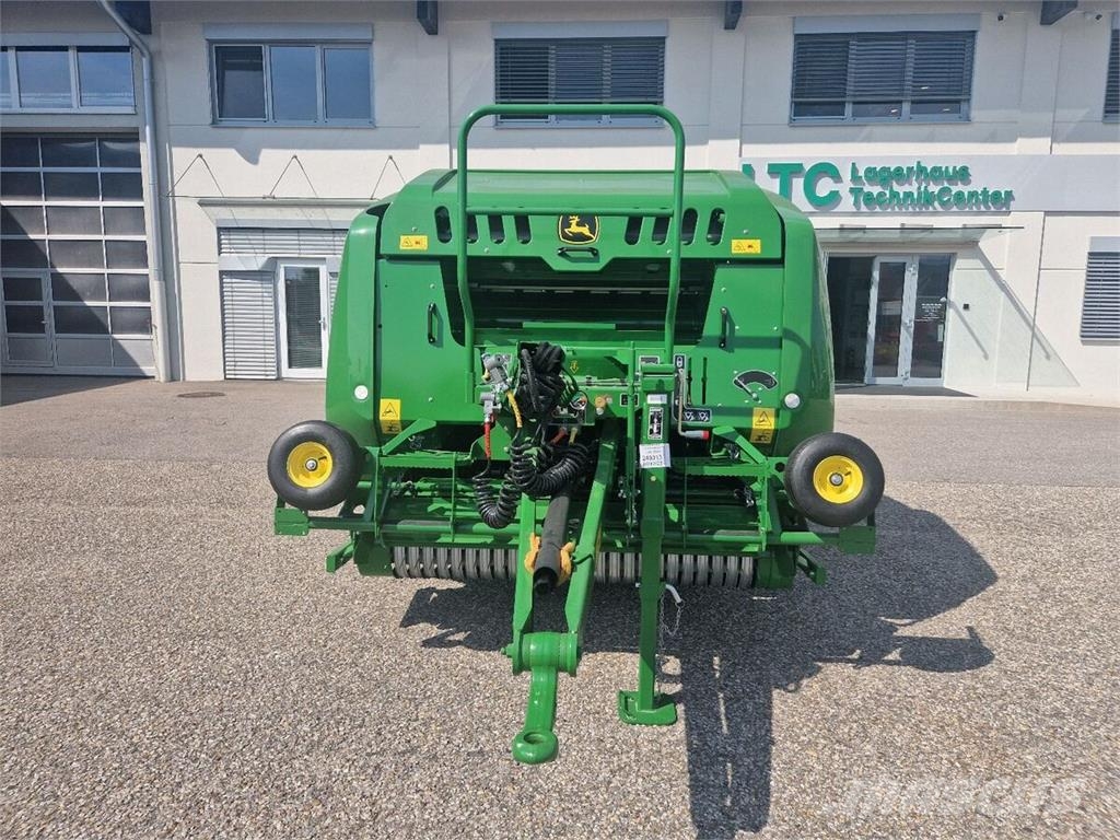 John Deere F441M Masina de balotat cilindric