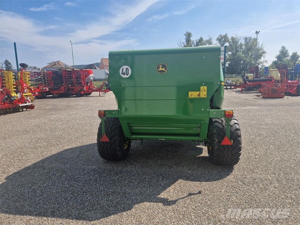 John Deere F441M Masina de balotat cilindric