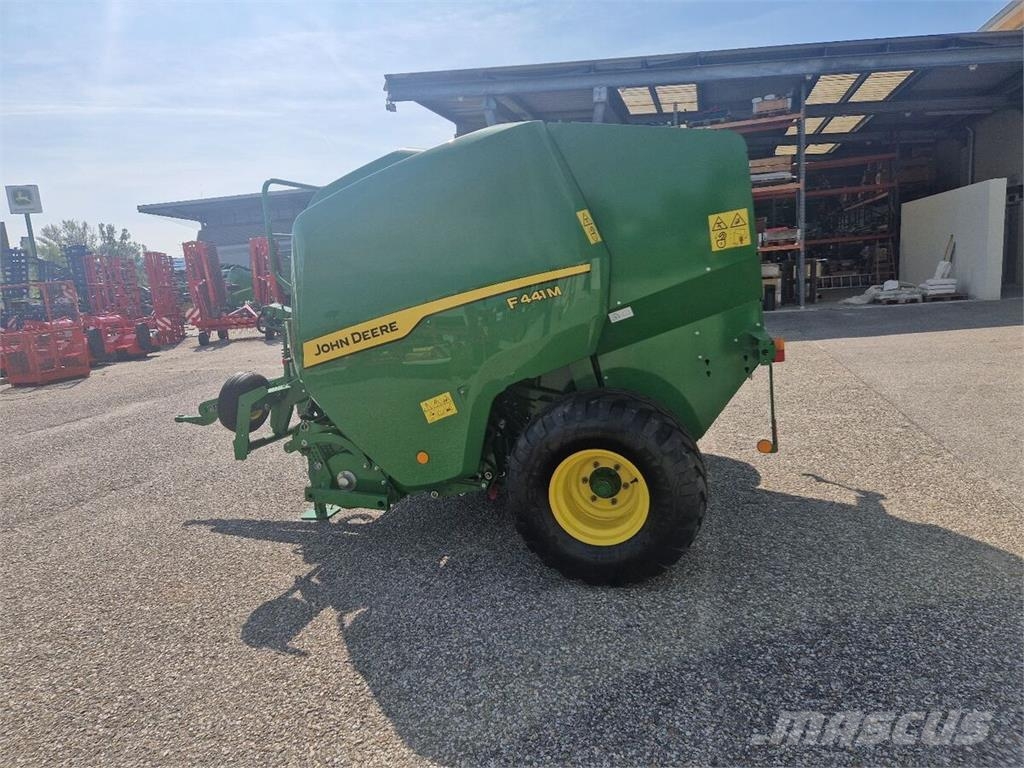 John Deere F441M Masina de balotat cilindric