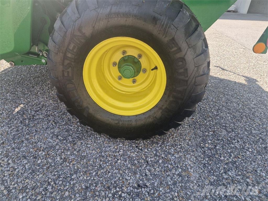 John Deere F441M Masina de balotat cilindric