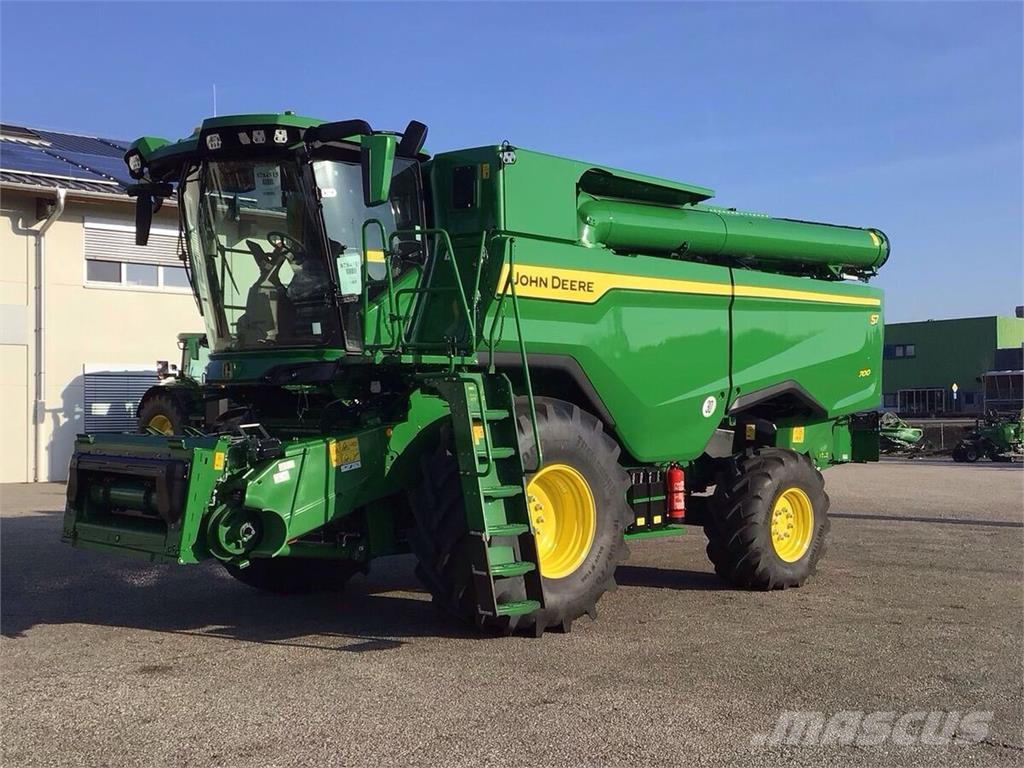 John Deere S7 700 Mietitrebbiatrici