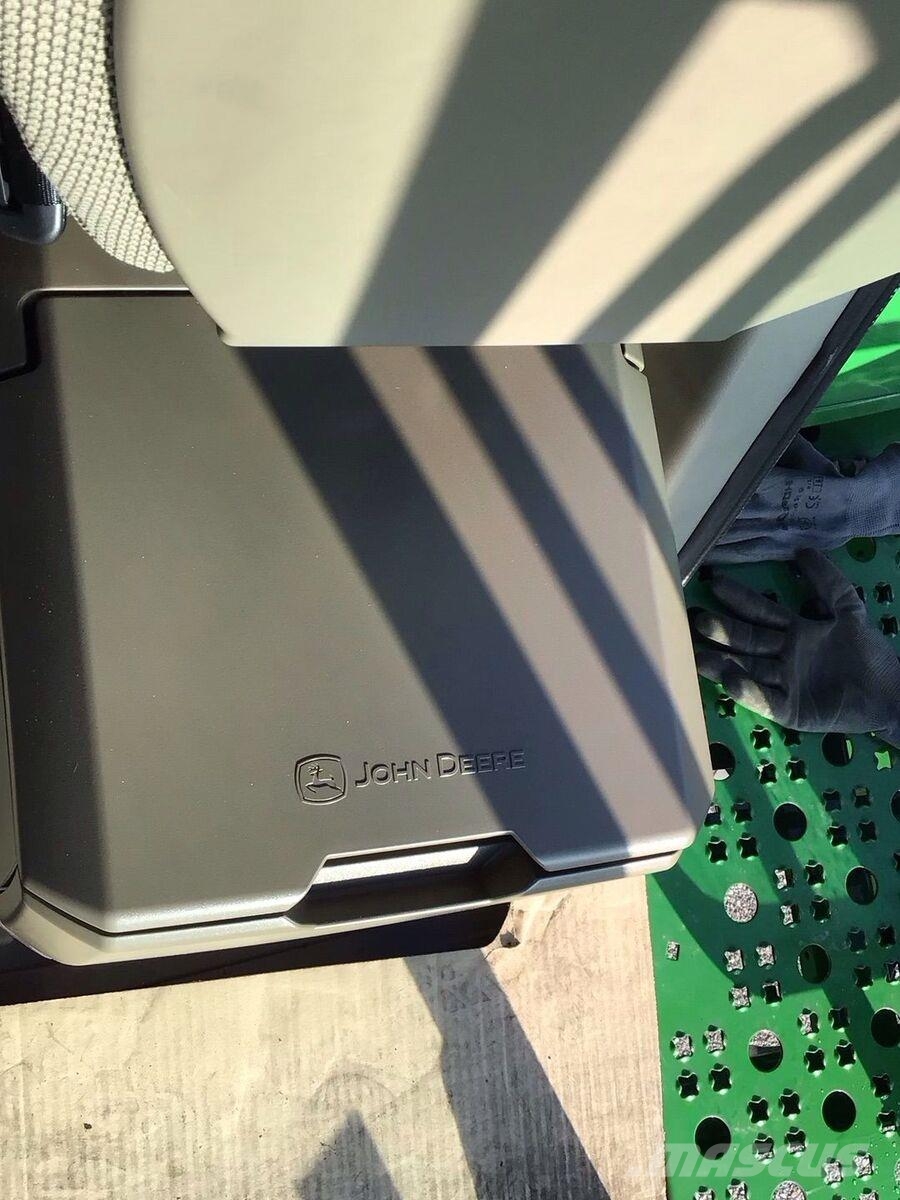 John Deere S7 700 Mietitrebbiatrici