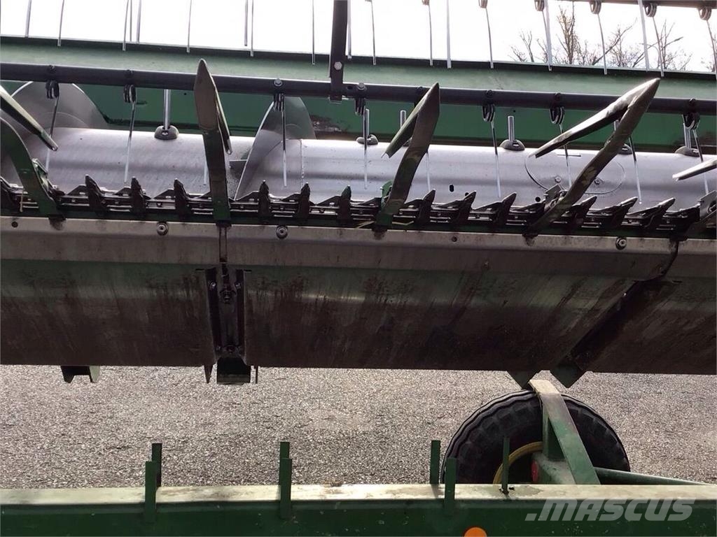 John Deere Schneidwerk 622 R mit Flötzinger Schneidwerkswag ملحقات الحصادات