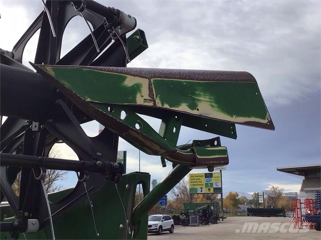John Deere Schneidwerk 622 R mit Flötzinger Schneidwerkswag ملحقات الحصادات