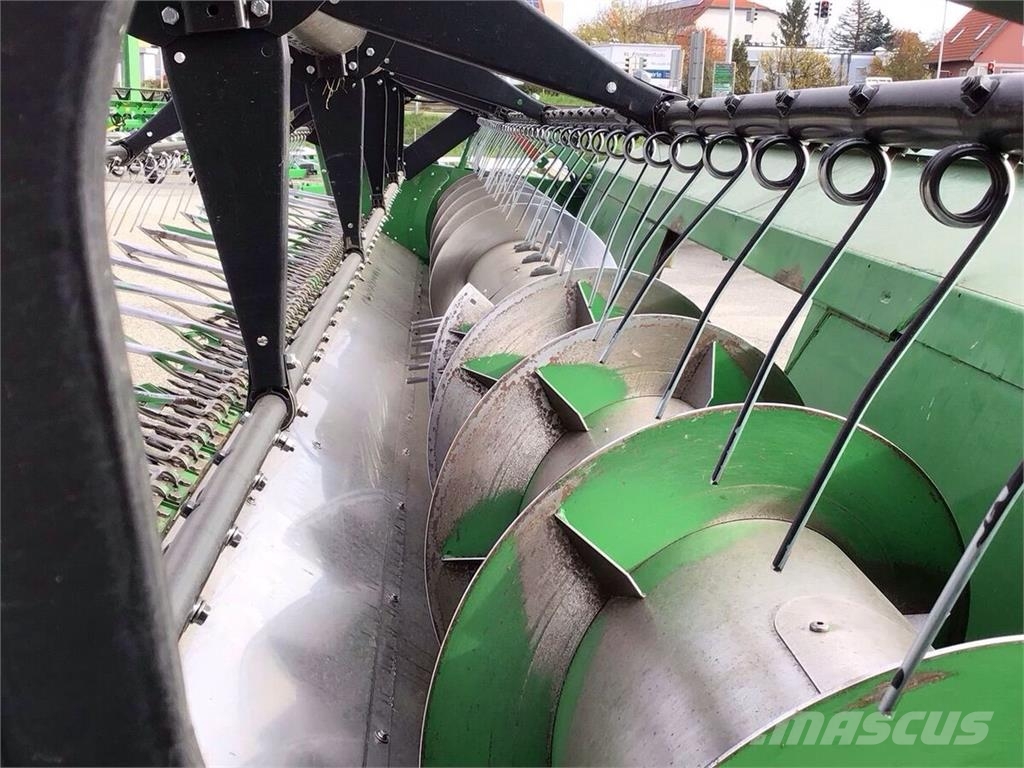 John Deere Schneidwerk 622 R mit Flötzinger Schneidwerkswag ملحقات الحصادات