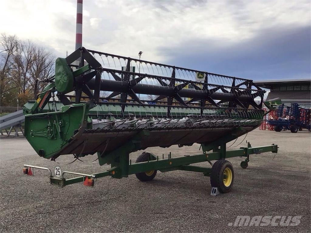 John Deere Schneidwerk 622 R mit Flötzinger Schneidwerkswag ملحقات الحصادات