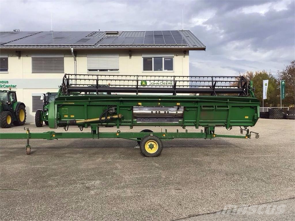 John Deere Schneidwerk 622 R mit Flötzinger Schneidwerkswag ملحقات الحصادات