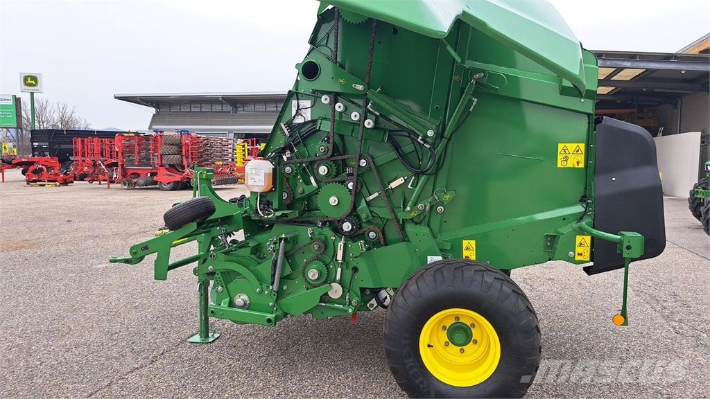 John Deere V451M محزمات مستديرة