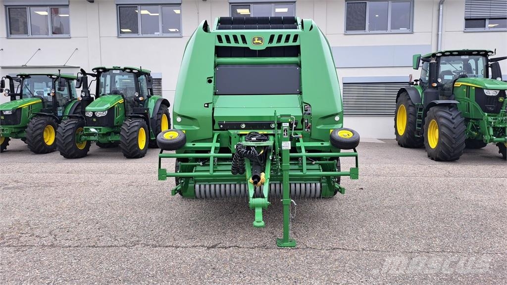 John Deere V451M محزمات مستديرة