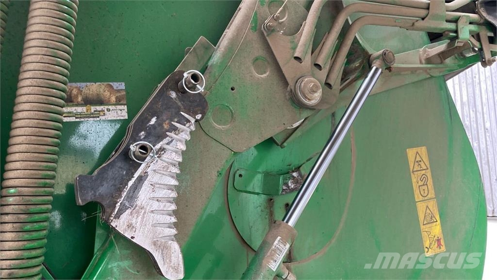 John Deere V461R HC25 Balirke (okrogle bale)