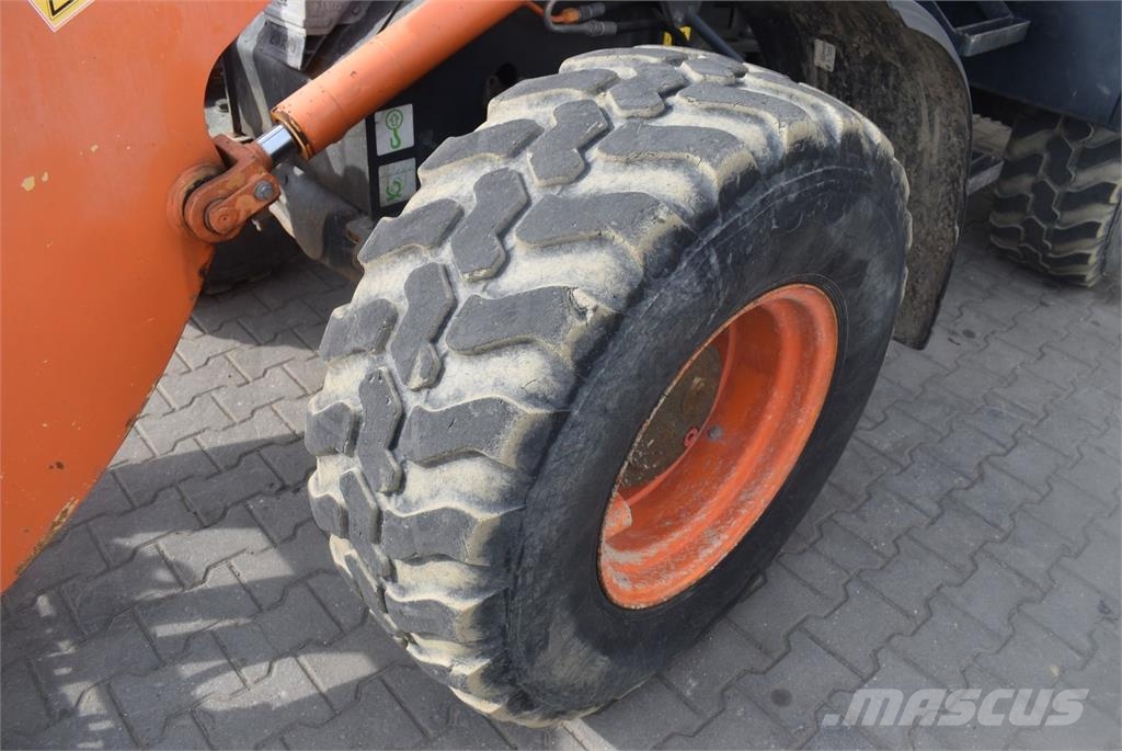 Komatsu WA100M-7 mit Straßenzulassung لوادر بعجل