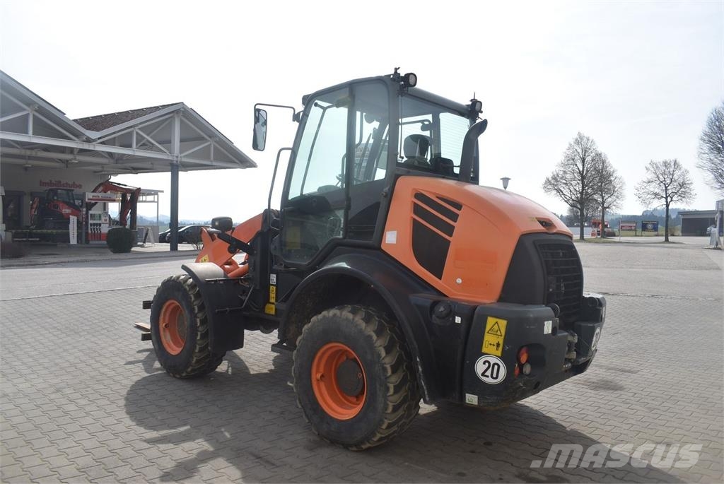 Komatsu WA100M-7 mit Straßenzulassung لوادر بعجل