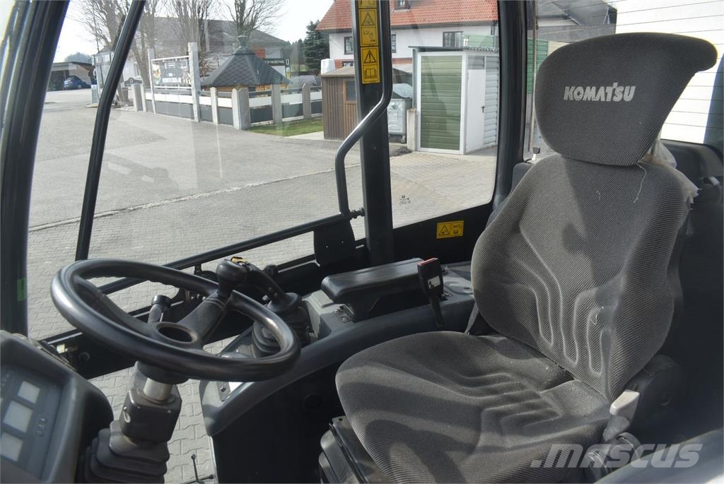 Komatsu WA100M-7 mit Straßenzulassung لوادر بعجل