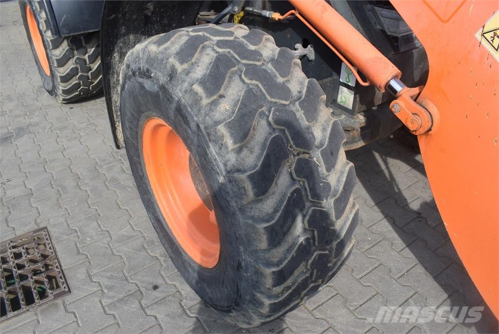 Komatsu WA100M-7 mit Straßenzulassung لوادر بعجل