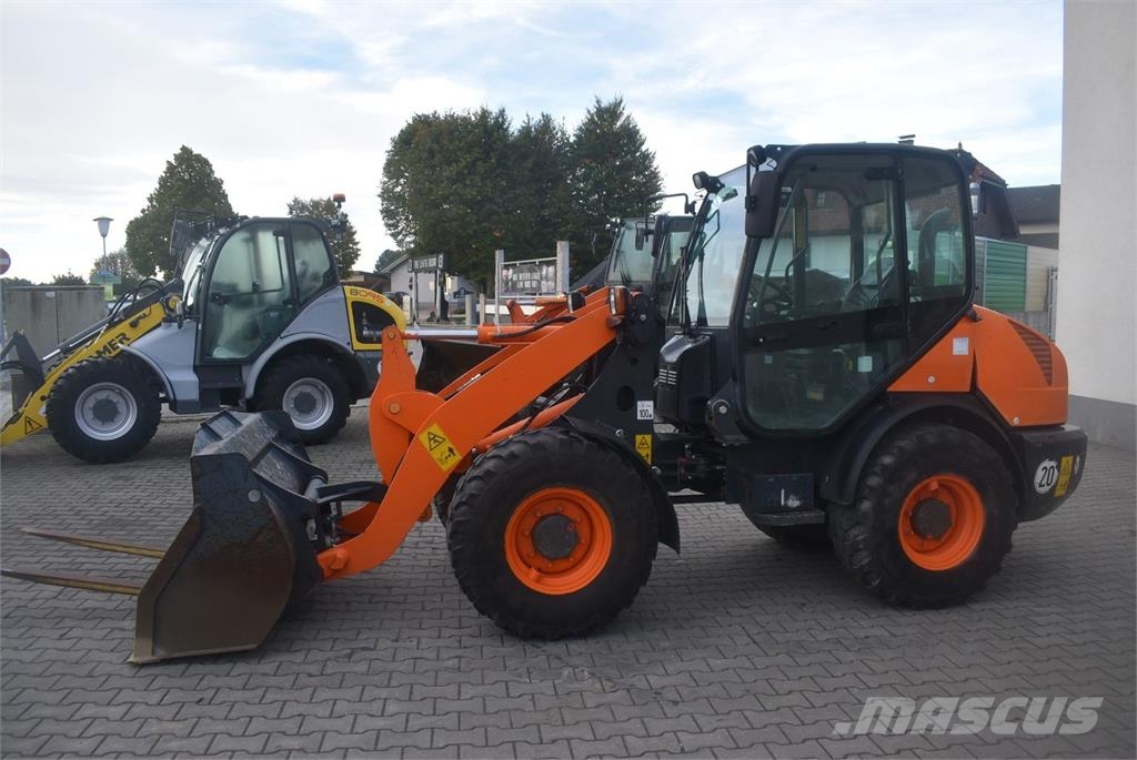 Komatsu WA70-7 Wheel loaders