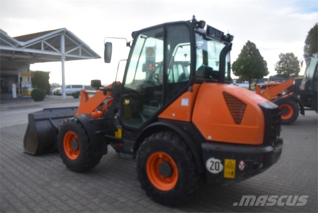 Komatsu WA70-7 Wheel loaders