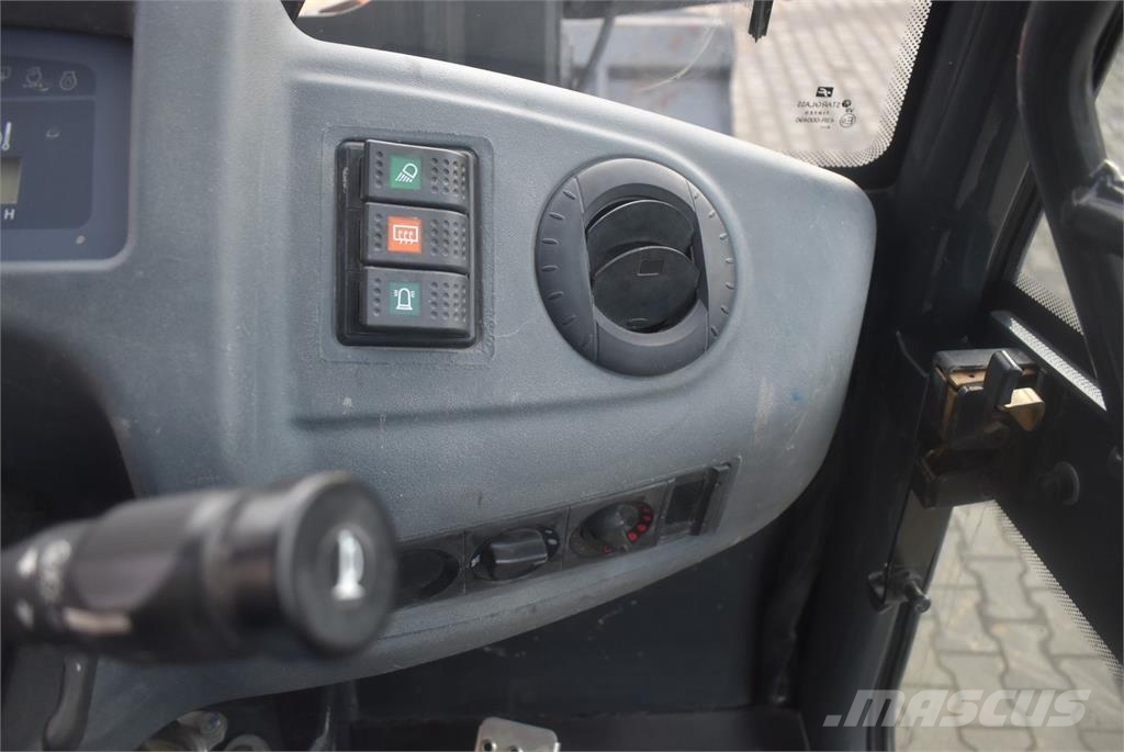 Komatsu WA70-7 Wheel loaders