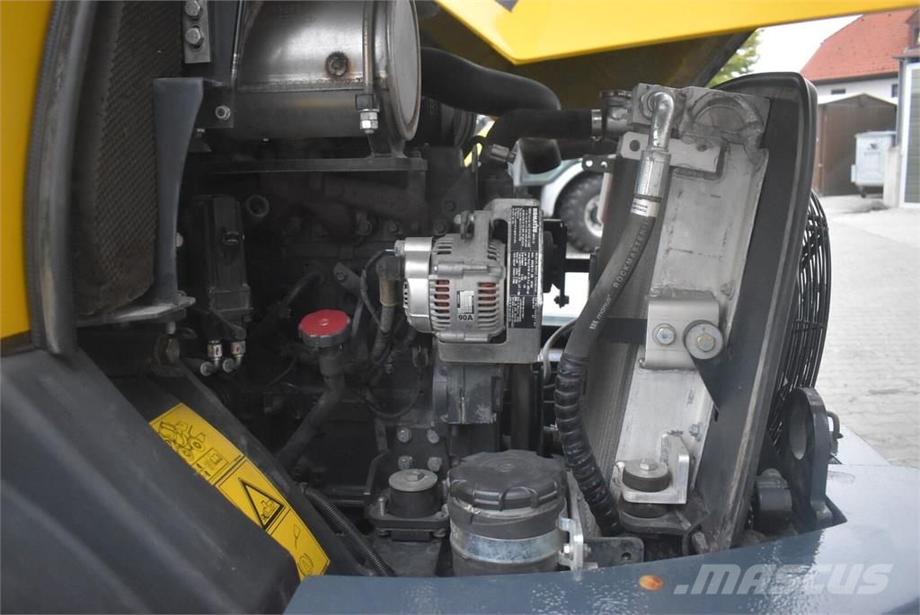 Komatsu WA70-7 mit Straßenzulassung Фронтальні навантажувачі