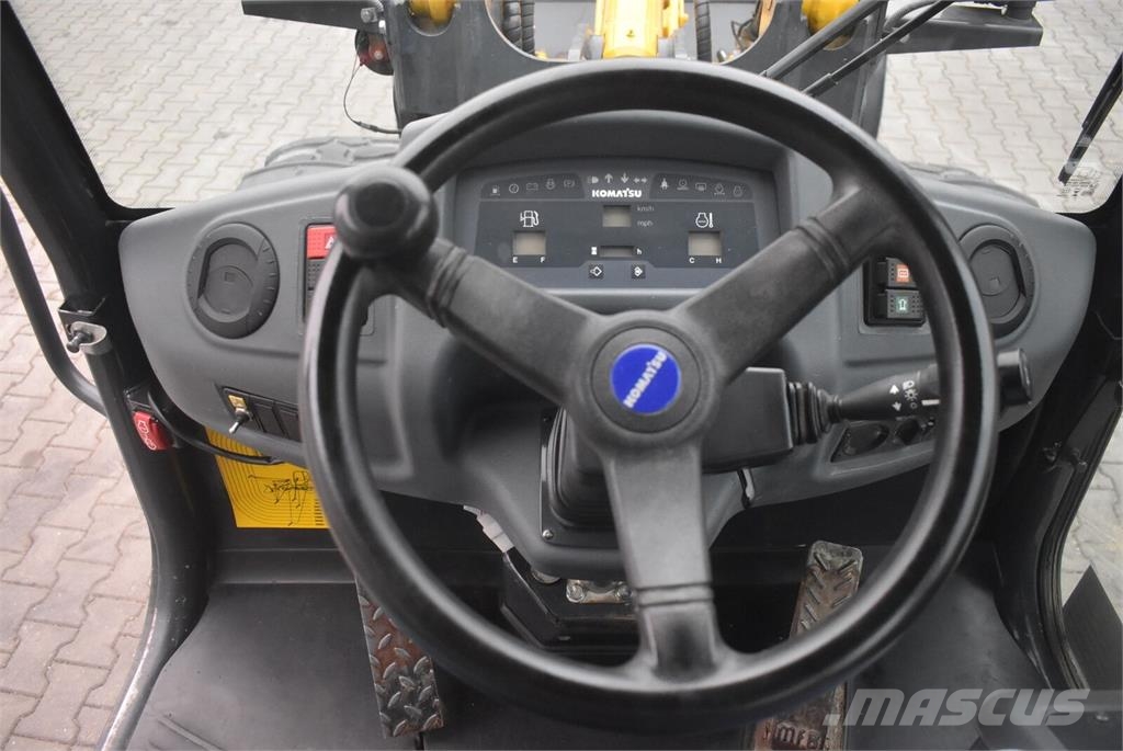 Komatsu WA70-7 mit Straßenzulassung Фронтальні навантажувачі
