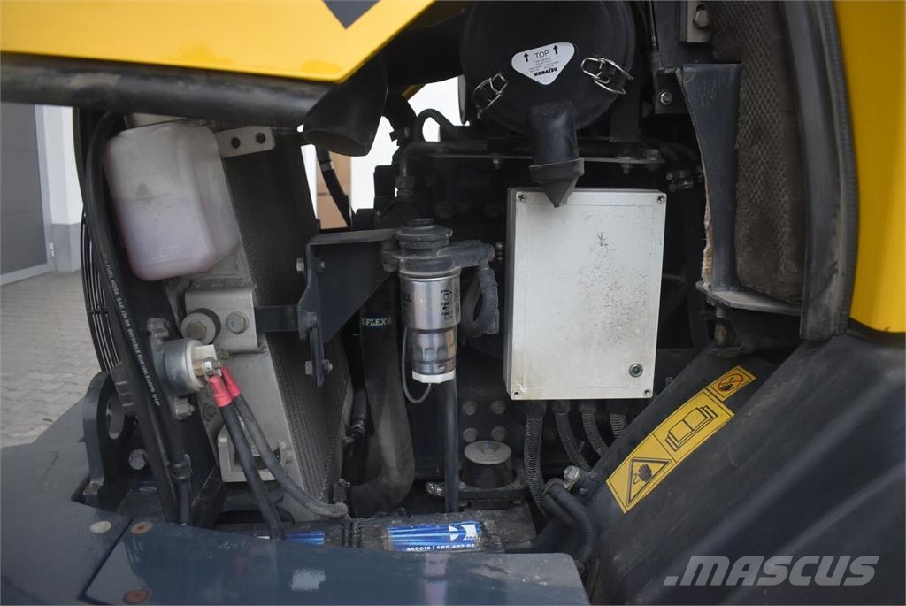 Komatsu WA70-7 mit Straßenzulassung Фронтальні навантажувачі