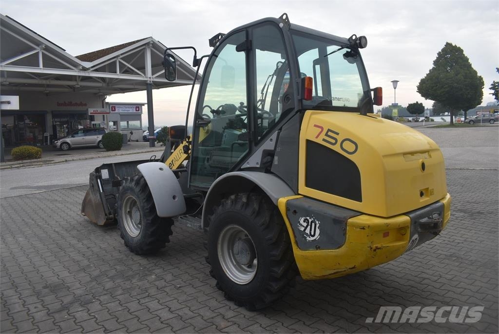 Kramer 750 Kolesni nakladalci
