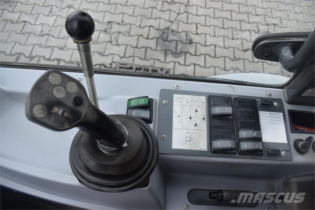 Kramer 750 Kolesni nakladalci