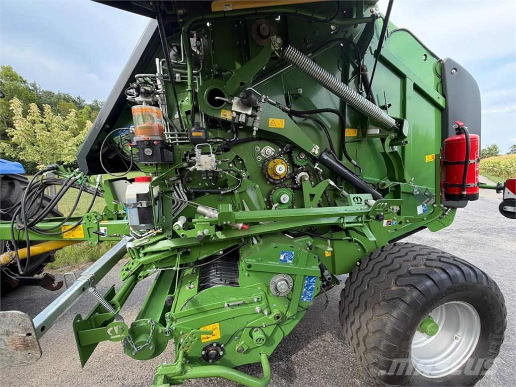 Krone Varipack V 165 XC Plus 圓型牧草打包機
