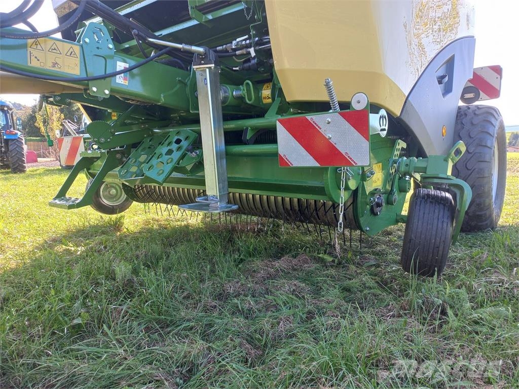 Krone Varipack V 165 XC Plus 圓型牧草打包機