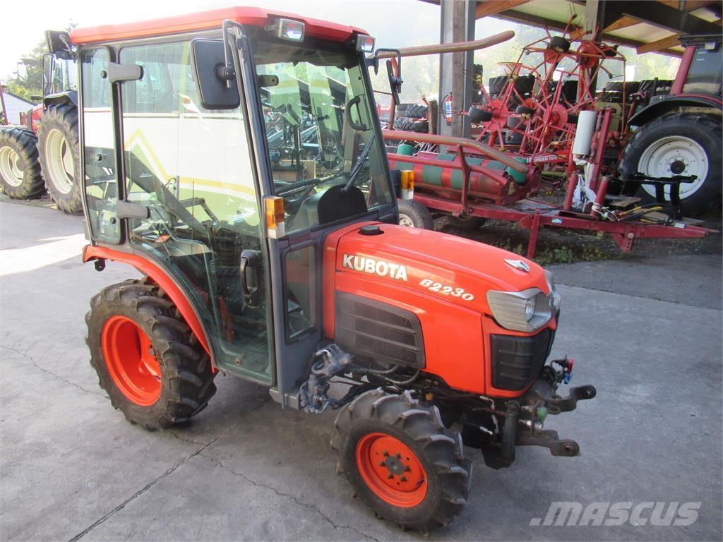 Kubota B2230 HDBS الجرارات
