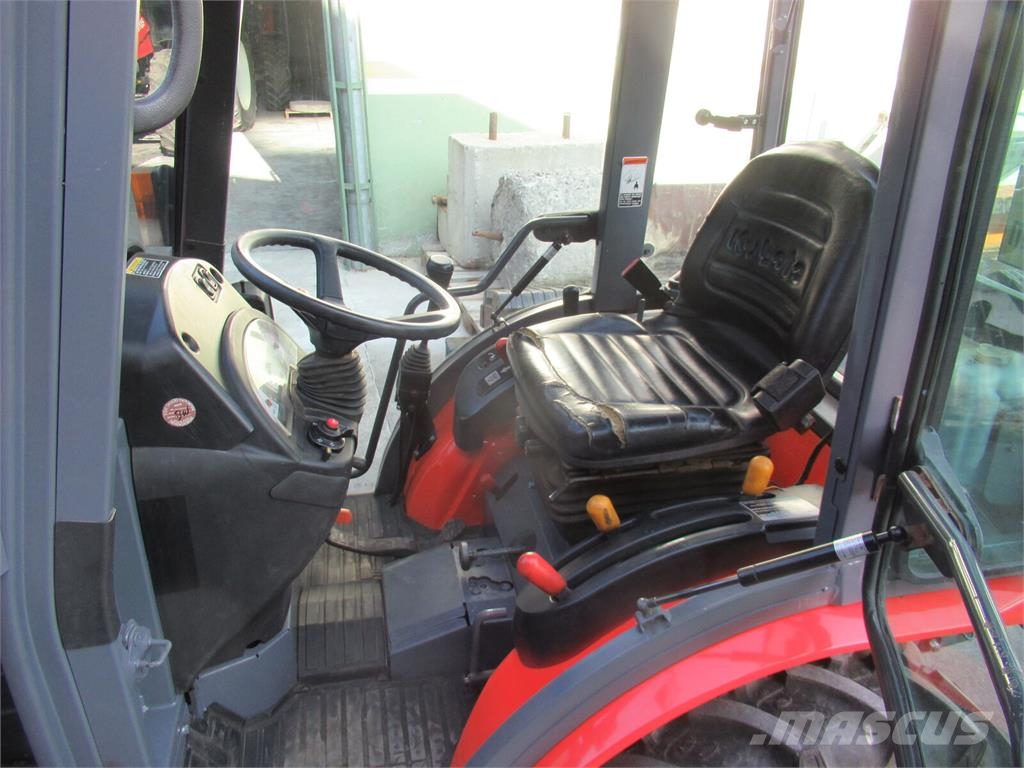Kubota B2230 HDBS الجرارات