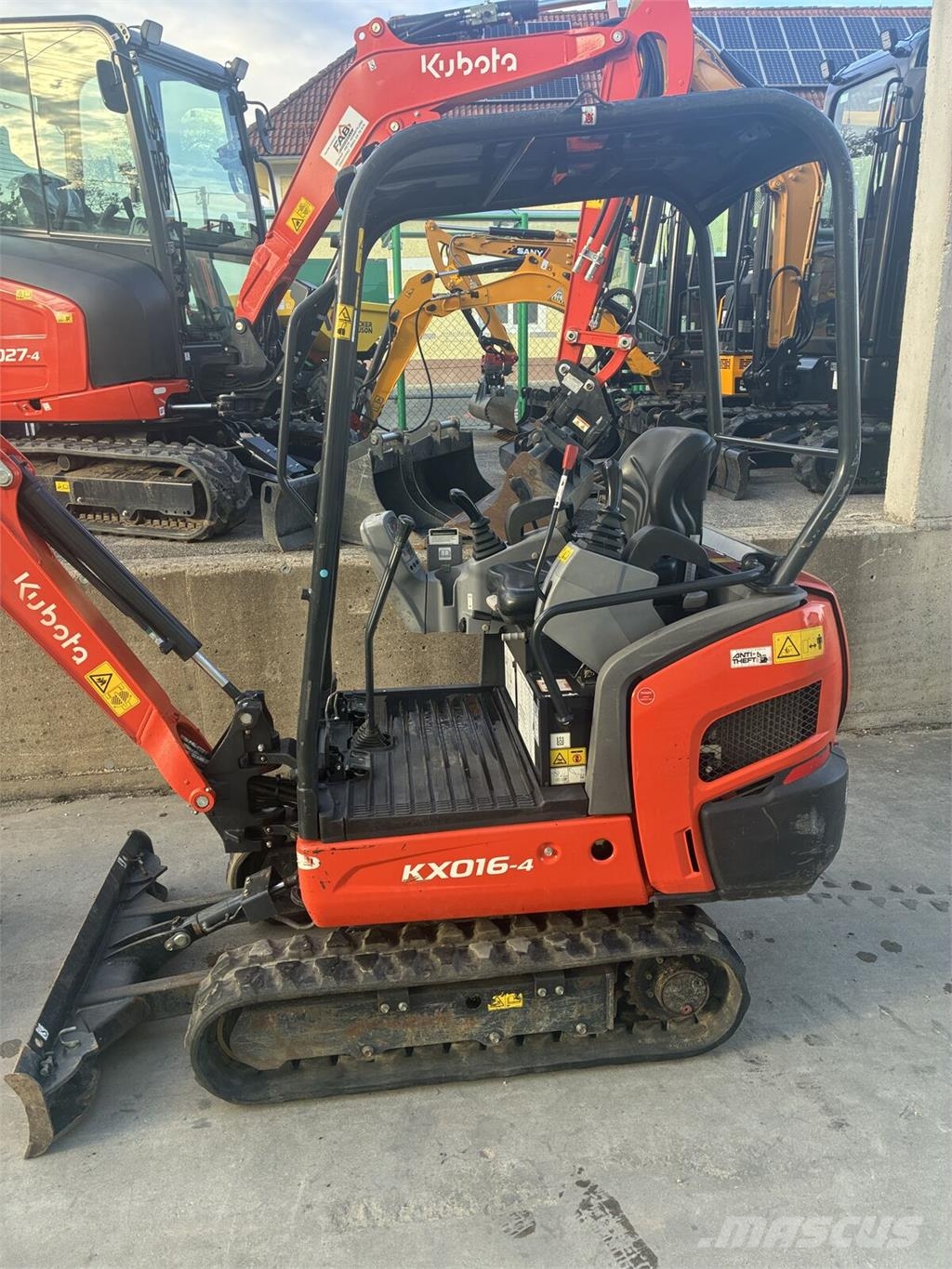 Kubota Bagger KX016-4 Canopy Roomikekskavaatorid