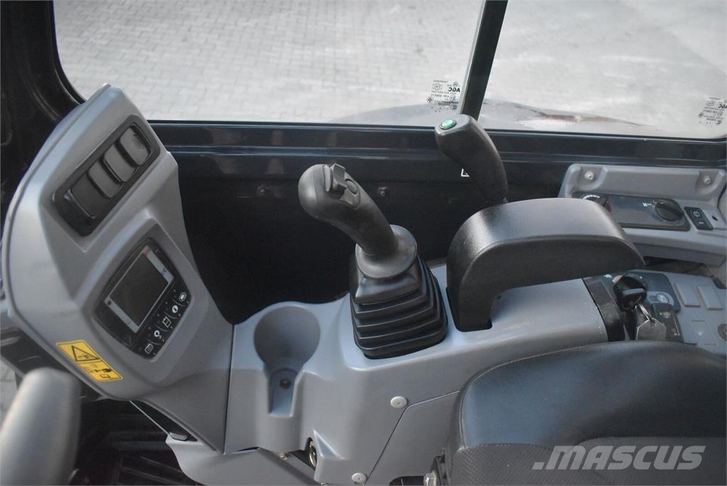 Kubota U36-4 mit Powertilt حفارات صغيرة أقل من 7 طن (حفارات صغيرة)