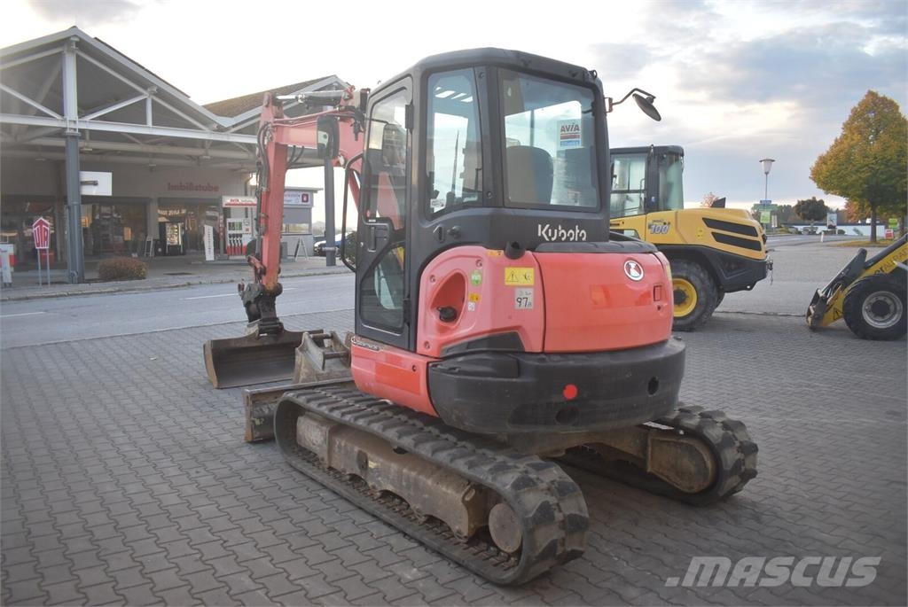 Kubota U55-4 mit Powertilt حفارات صغيرة أقل من 7 طن (حفارات صغيرة)