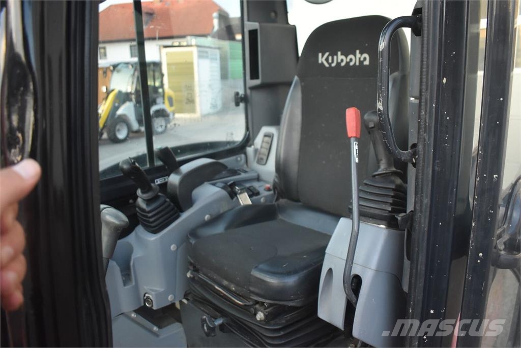 Kubota U55-4 mit Powertilt حفارات صغيرة أقل من 7 طن (حفارات صغيرة)