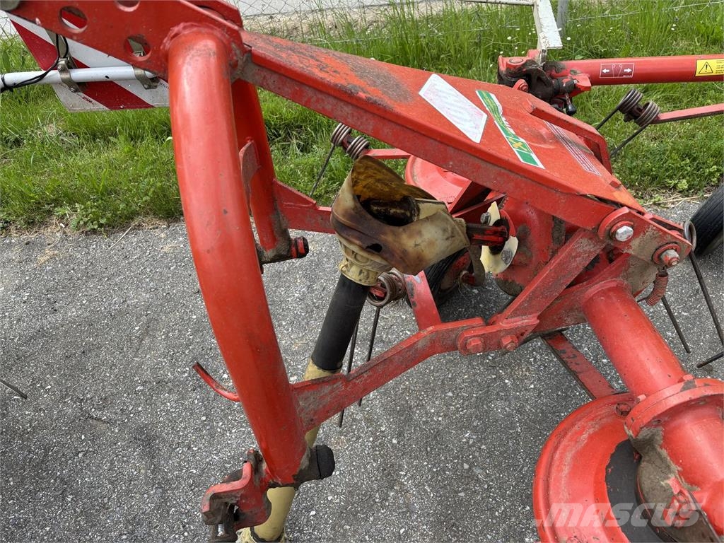 Kuhn GF 440 P Pöyhimet ja haravat
