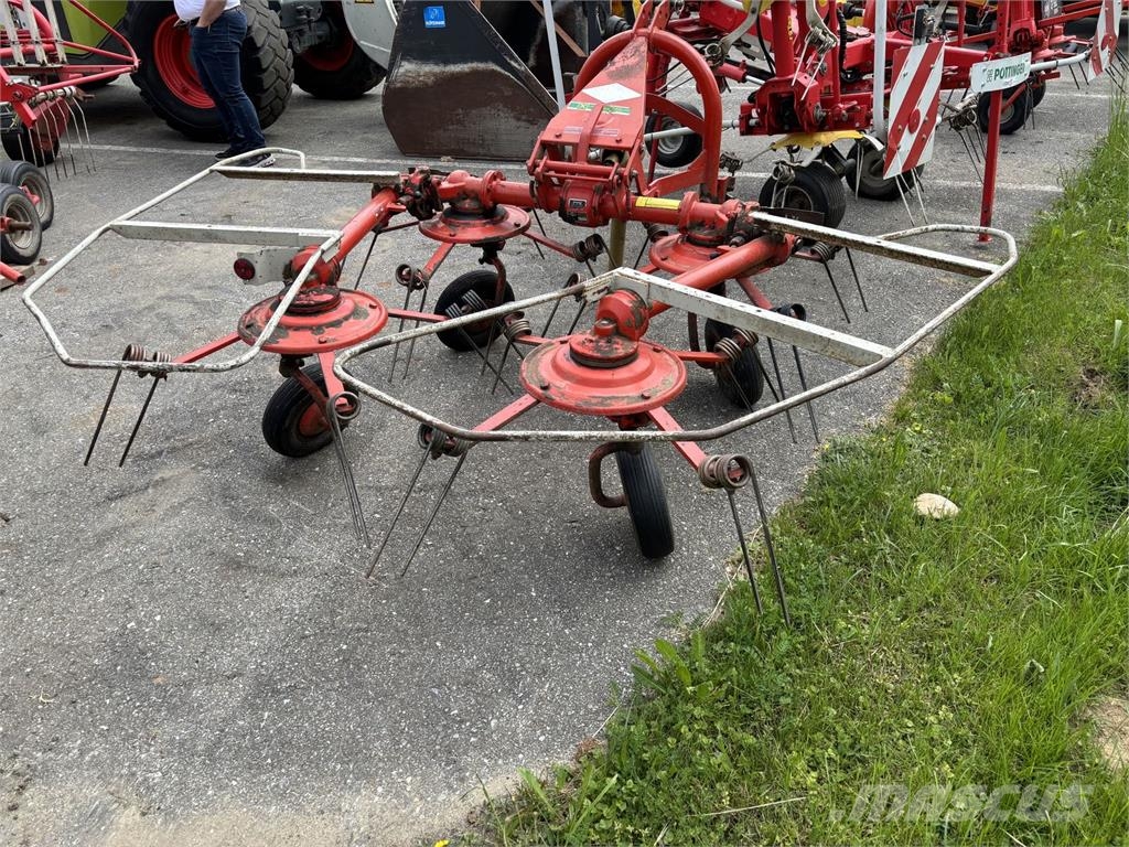 Kuhn GF 440 P Pöyhimet ja haravat