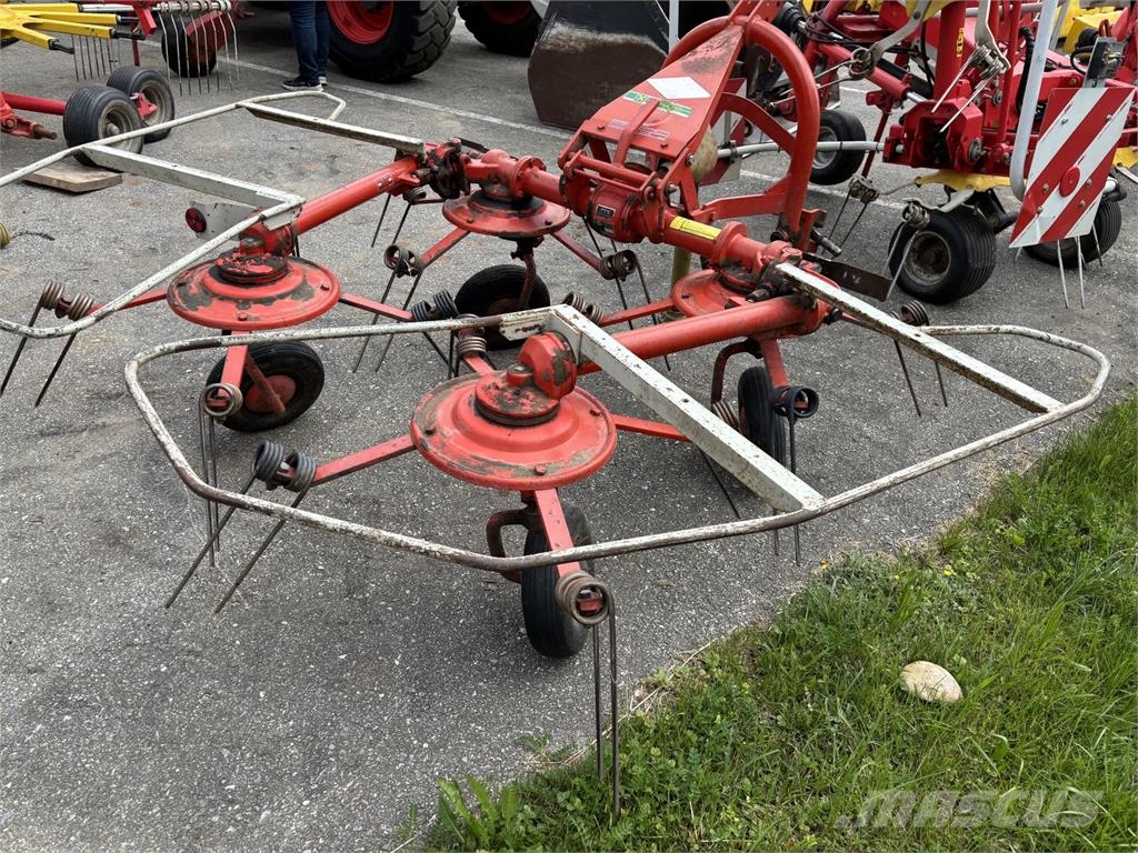 Kuhn GF 440 P Pöyhimet ja haravat