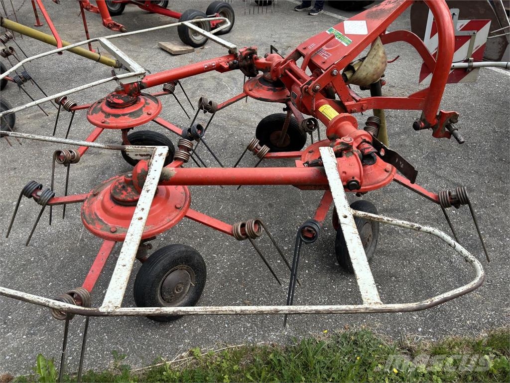 Kuhn GF 440 P Pöyhimet ja haravat