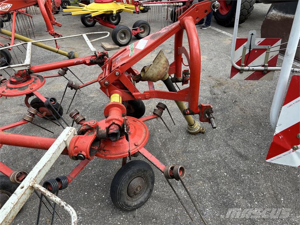 Kuhn GF 440 P Pöyhimet ja haravat