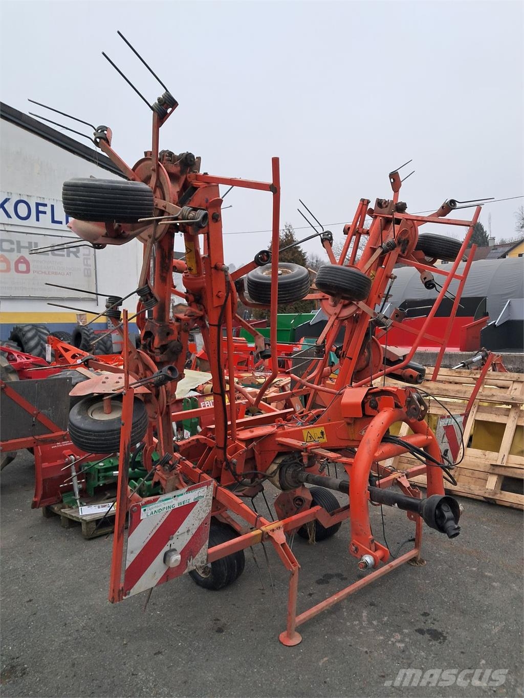 Kuhn GF 760 مكابس وميبسات التبن