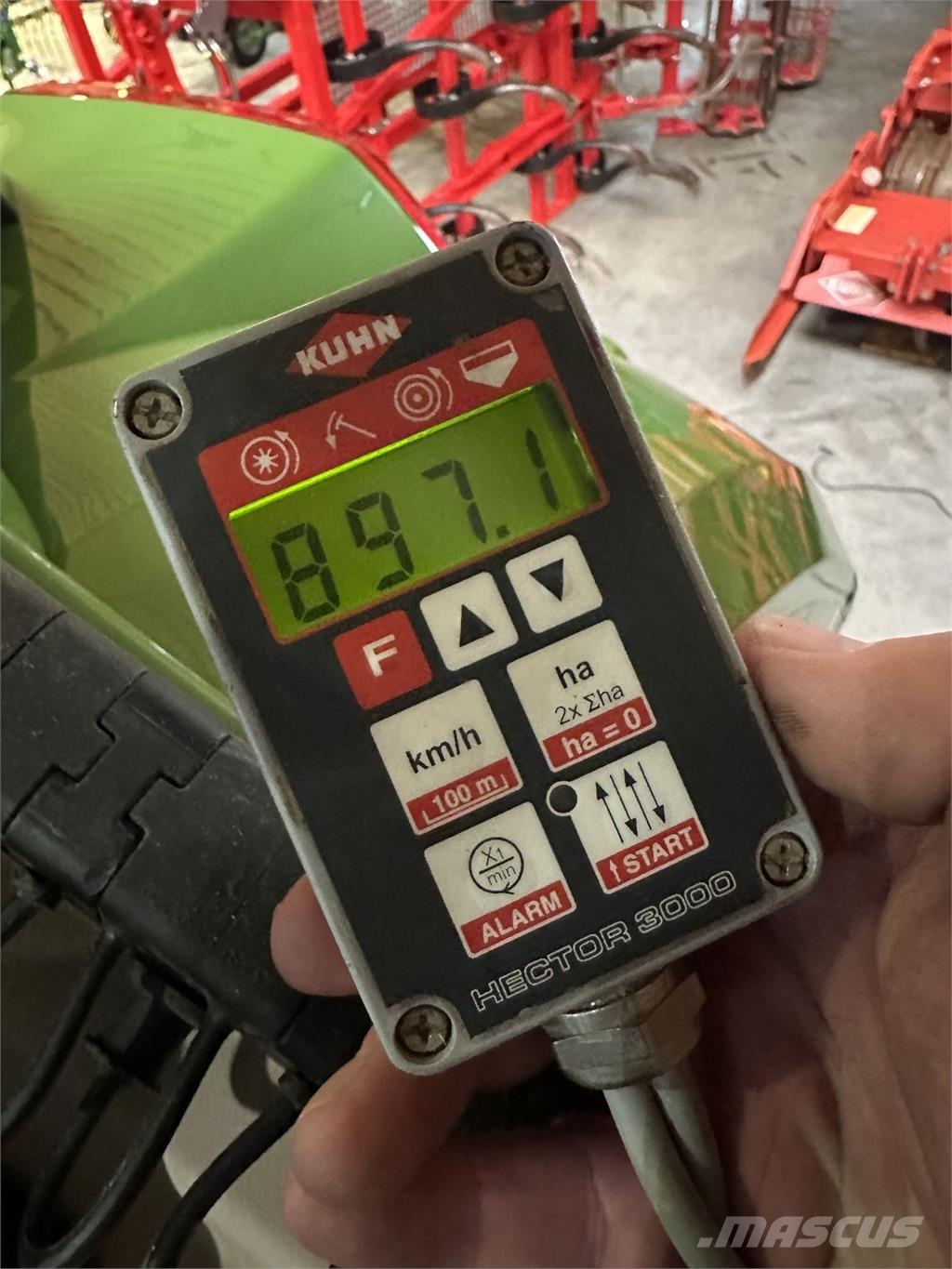 Kuhn HRB302D mit INTEG2-3M مثاقيب